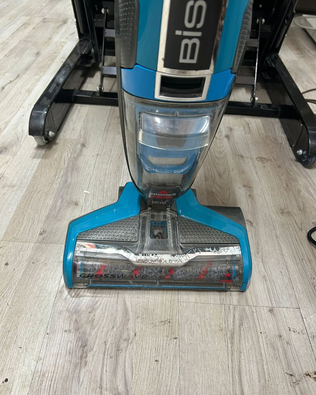 Fshese me larje dhe fshirje Bisell